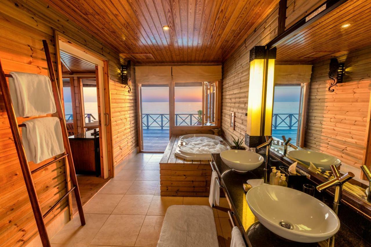 Komandoo Island Resort & Spa (Adults Only) Esterno foto